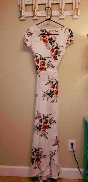 Wrap Around Floral Dress - Picture 4 of 4
